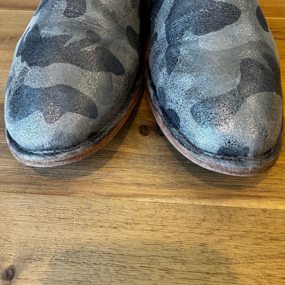 Trask Women 9.5 M Silver Metallic Camo Leather Mules Slip On Loafers Casual - Picture 6 of 12